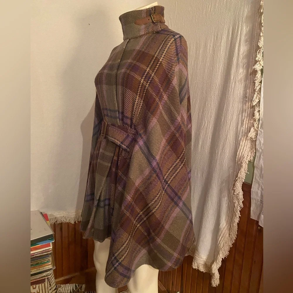 Ralph Lauren Belted Cape - Picture 2 of 10